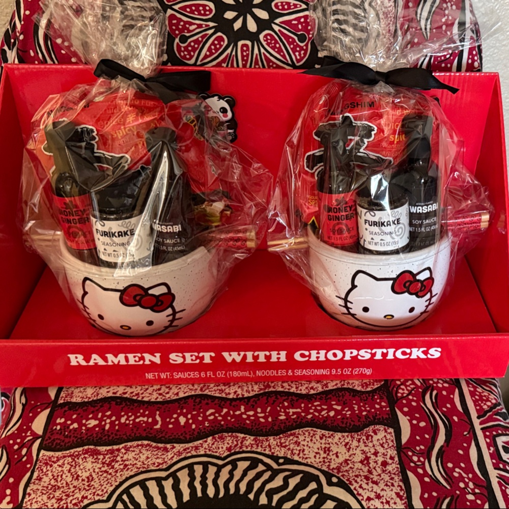 Hello Kitty Ramen Set with Chopsticks - Red and White